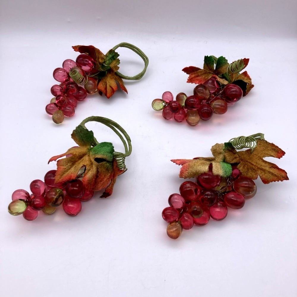 Vintage Set Of 4 MCM Acrylic/Lucite Grape Cluster Napkin Rings Fabric Leaves